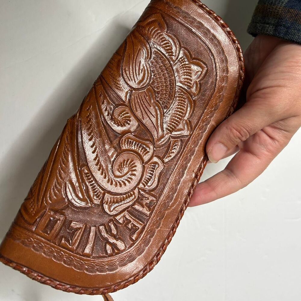 American vintage Brown tooled leather handbag with floral design - Picture 5 of 5